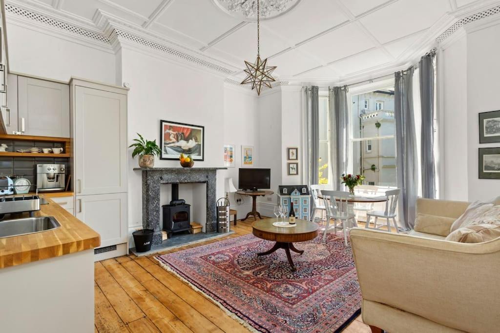 Luxurious Victorian, A Few Minutes From The Beach - Sleeps 2 Adults And Up To 3 Children Apartment St Leonards-on-Sea Exterior foto