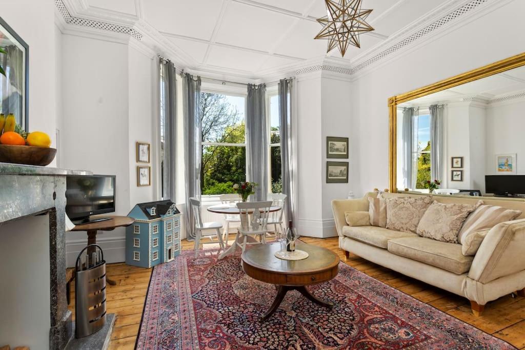 Luxurious Victorian, A Few Minutes From The Beach - Sleeps 2 Adults And Up To 3 Children Apartment St Leonards-on-Sea Exterior foto